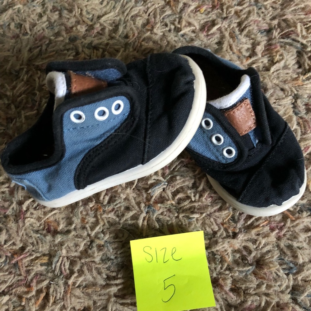 TOMS toddler shoes